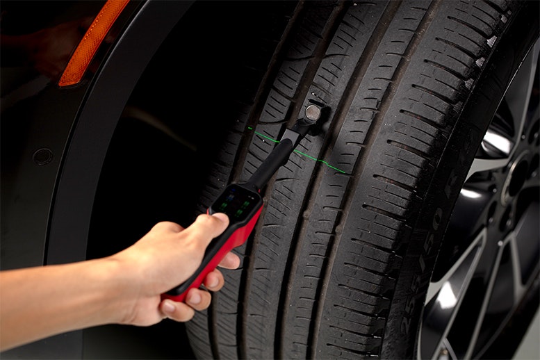 TBE200_TreadDepth_InUse-(1)