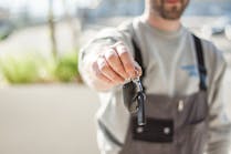 car-driving-keys-repair-970751