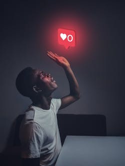 1671749570019 Maninwhitecrewnecktopraisinghilefthand3314294 1671749570019 Maninwhitecrewnecktopraisinghilefthand3314294