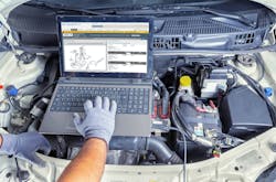 1671749599128 Rlcomputerfixingcar1 1671749599128 Rlcomputerfixingcar1