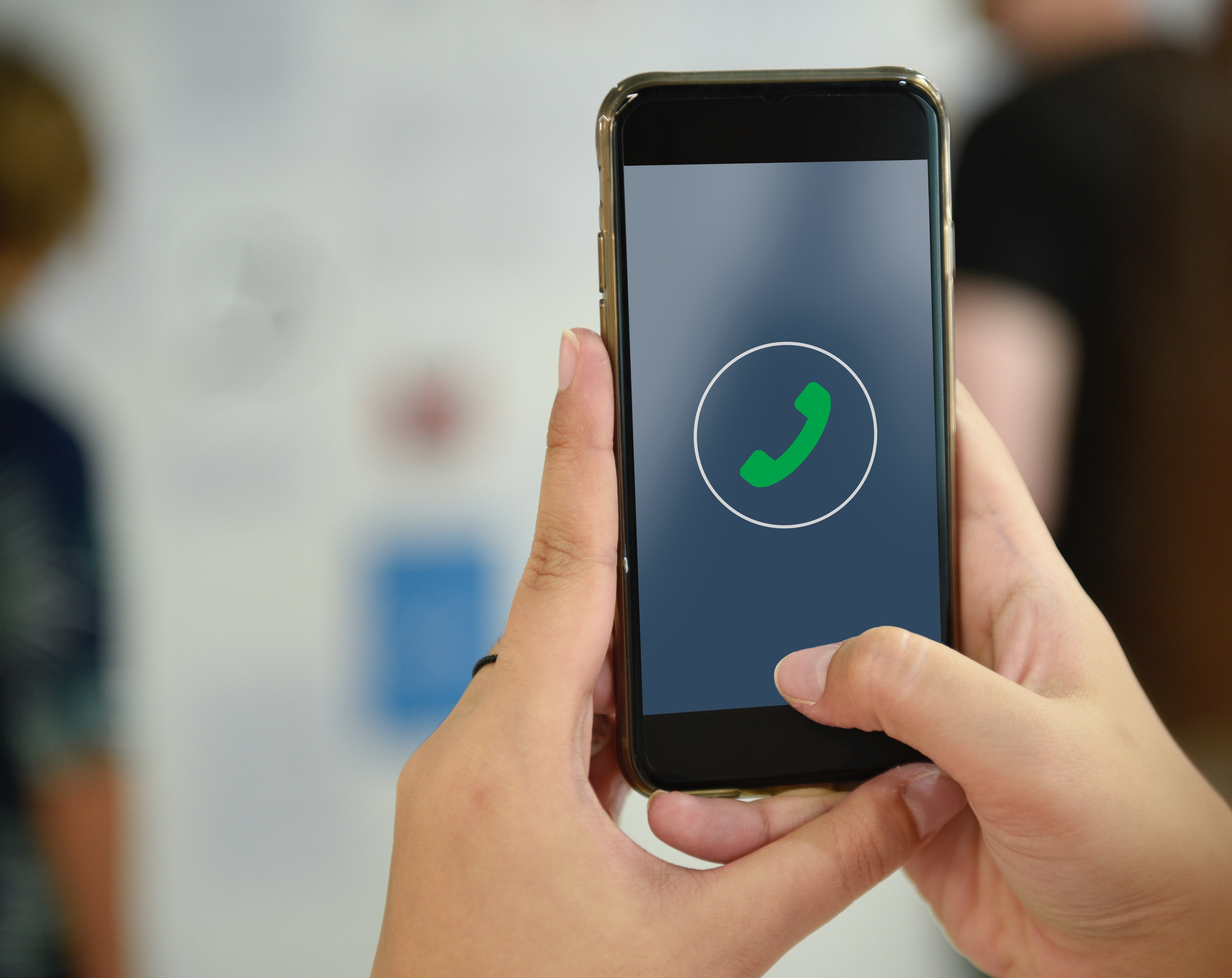 1671751918780 Blurredbackgroundcellphonecellular1426939