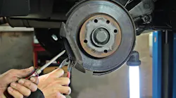 auto-repair-workshop-brake-disc-transportation-traffic-846218-1024