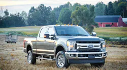 17_SUPD_XLT_F250_CC_34FrntPassFarm_mj