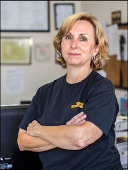 1673037906099 Howasaleswoman 1673037906099 Howasaleswoman