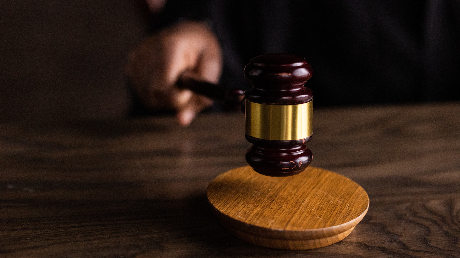 Gavel 640a11010d3ef