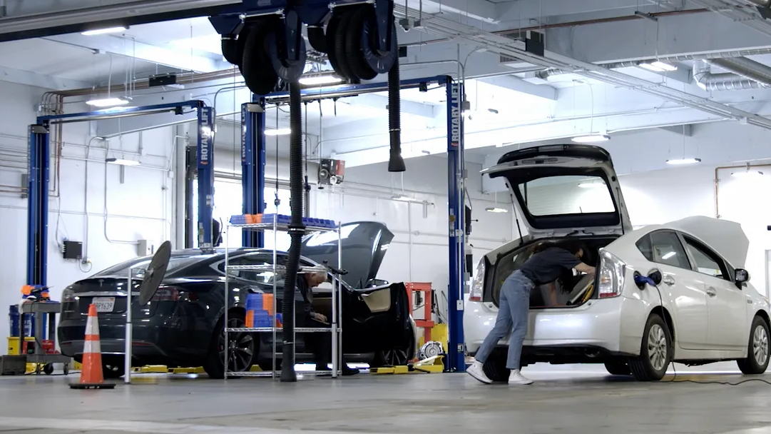 Earthling Automotive 642c8f772651b