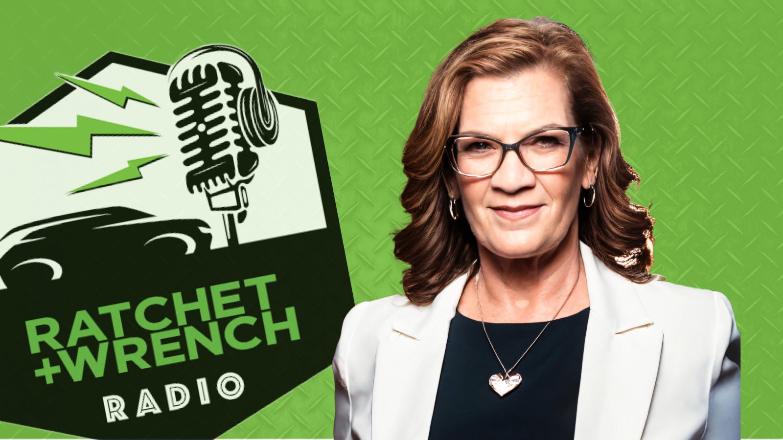 65de4fcce878af001ea72563 Rw Radio Social Media Deanna2