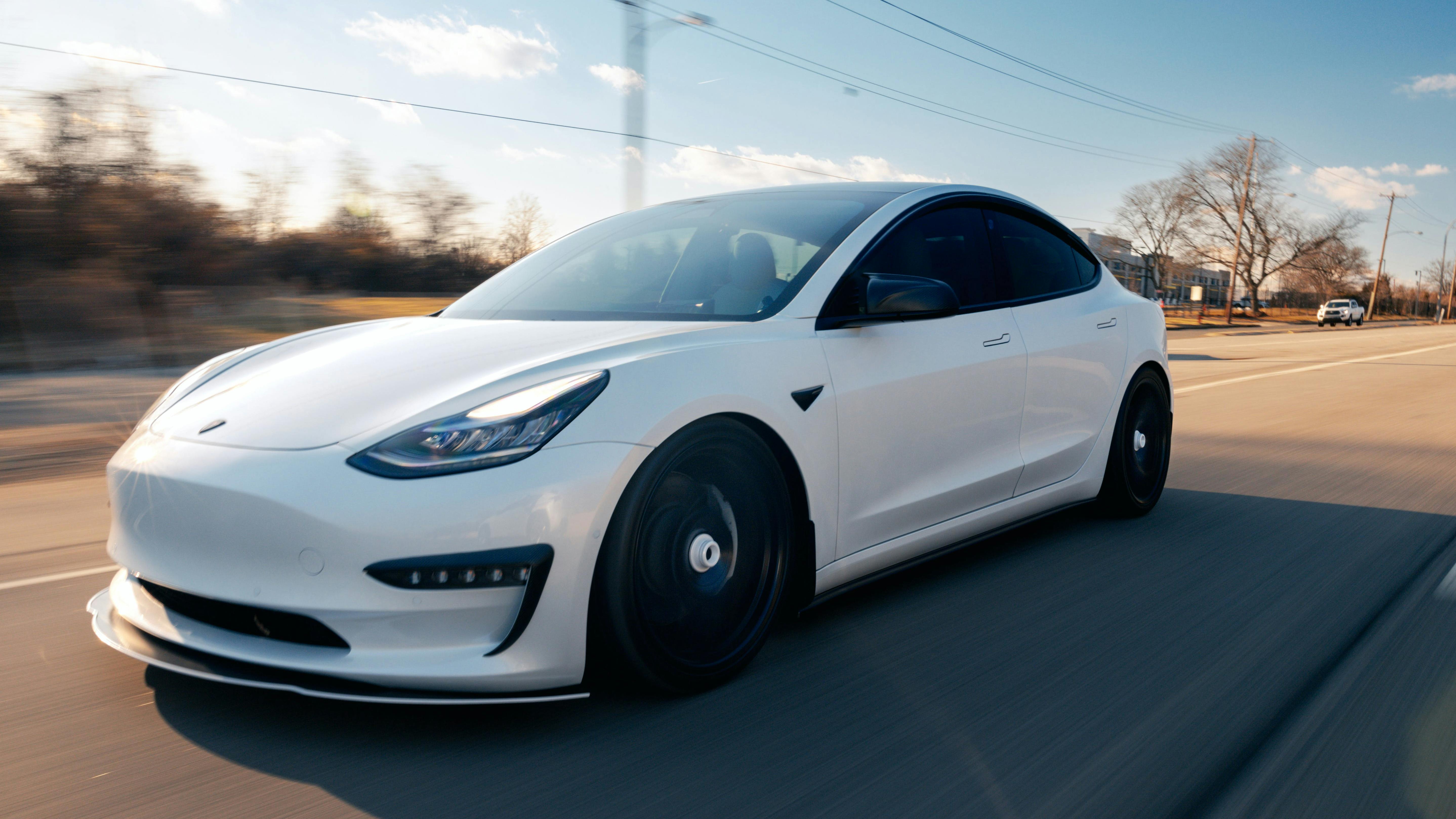 66b13f103d7d36eba6c2d449 Tesla