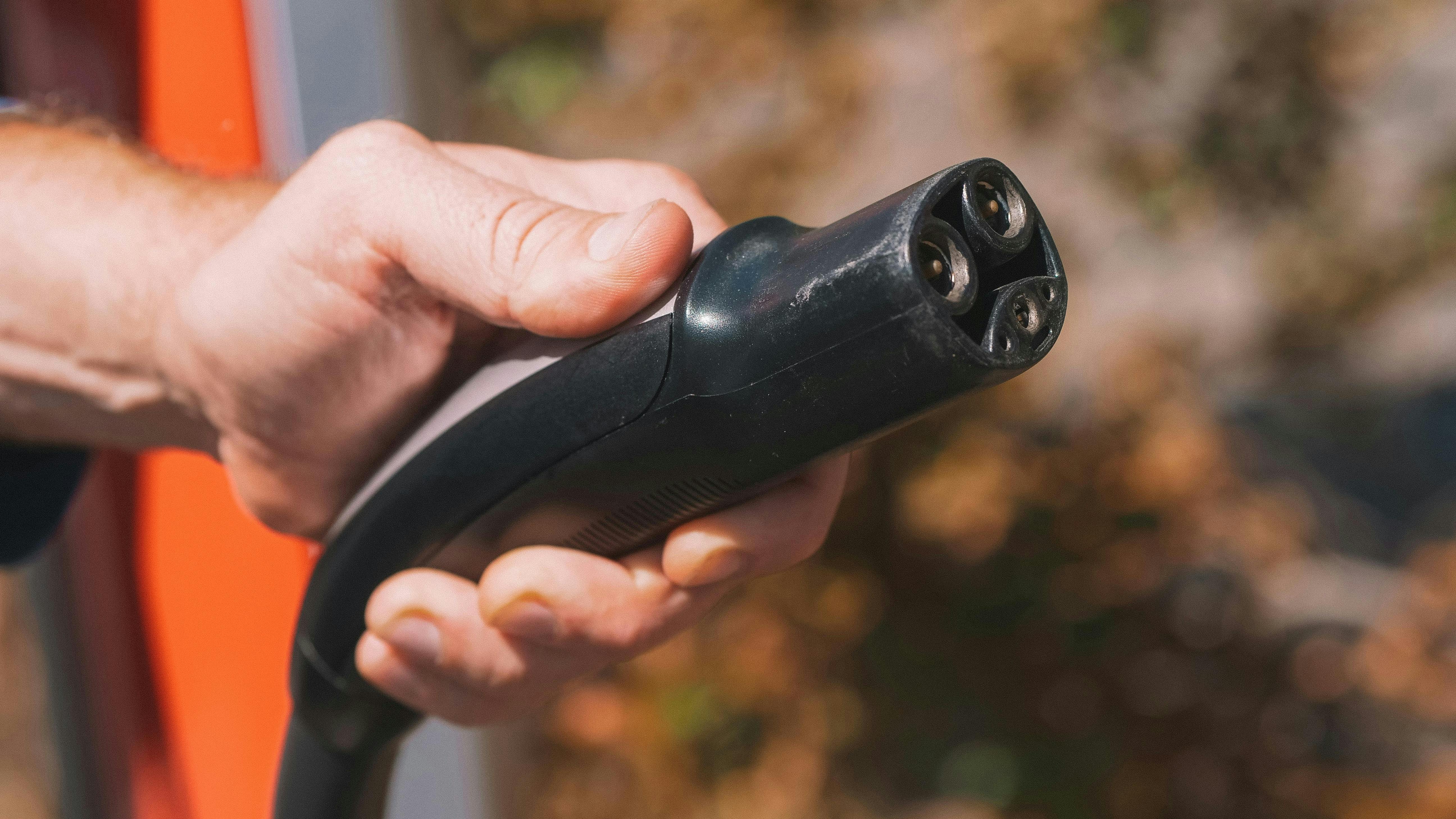 66d217f94141197e7ca185d4 Charging Plug