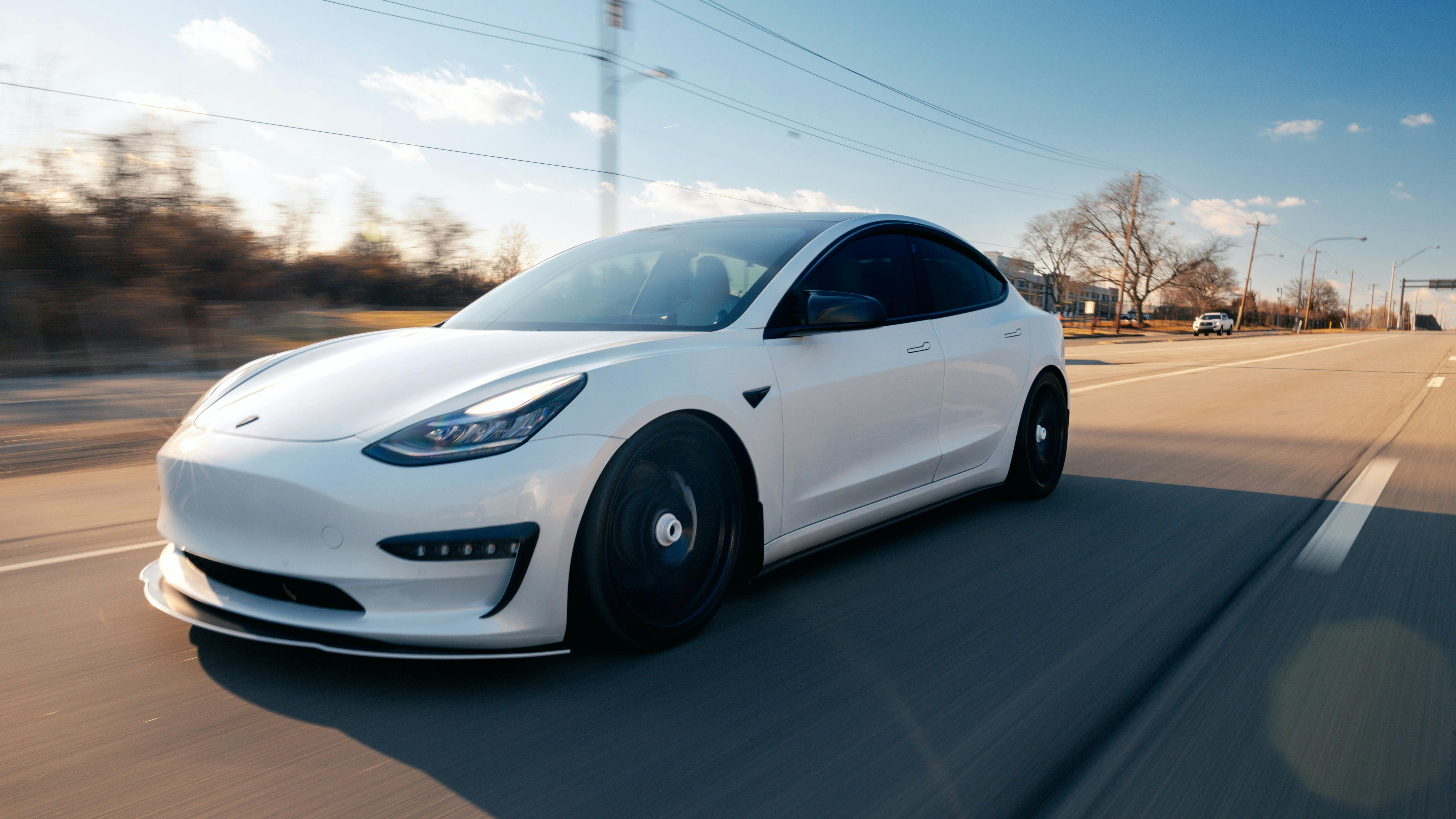 66d8bd3a2fbf39cd79c18d9f Tesla