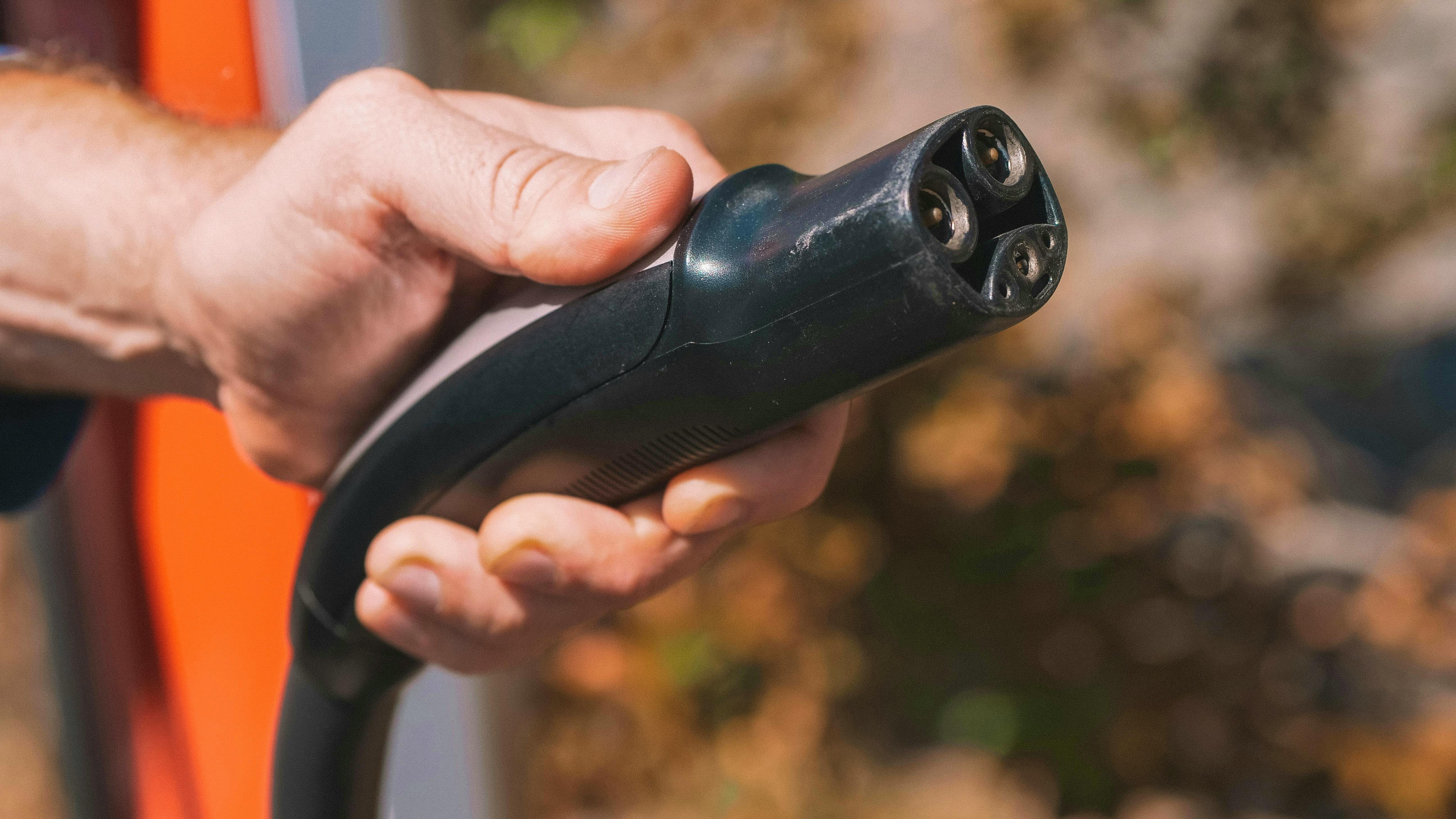 66eb2949eb6e8737b25fde5b Charging Plug