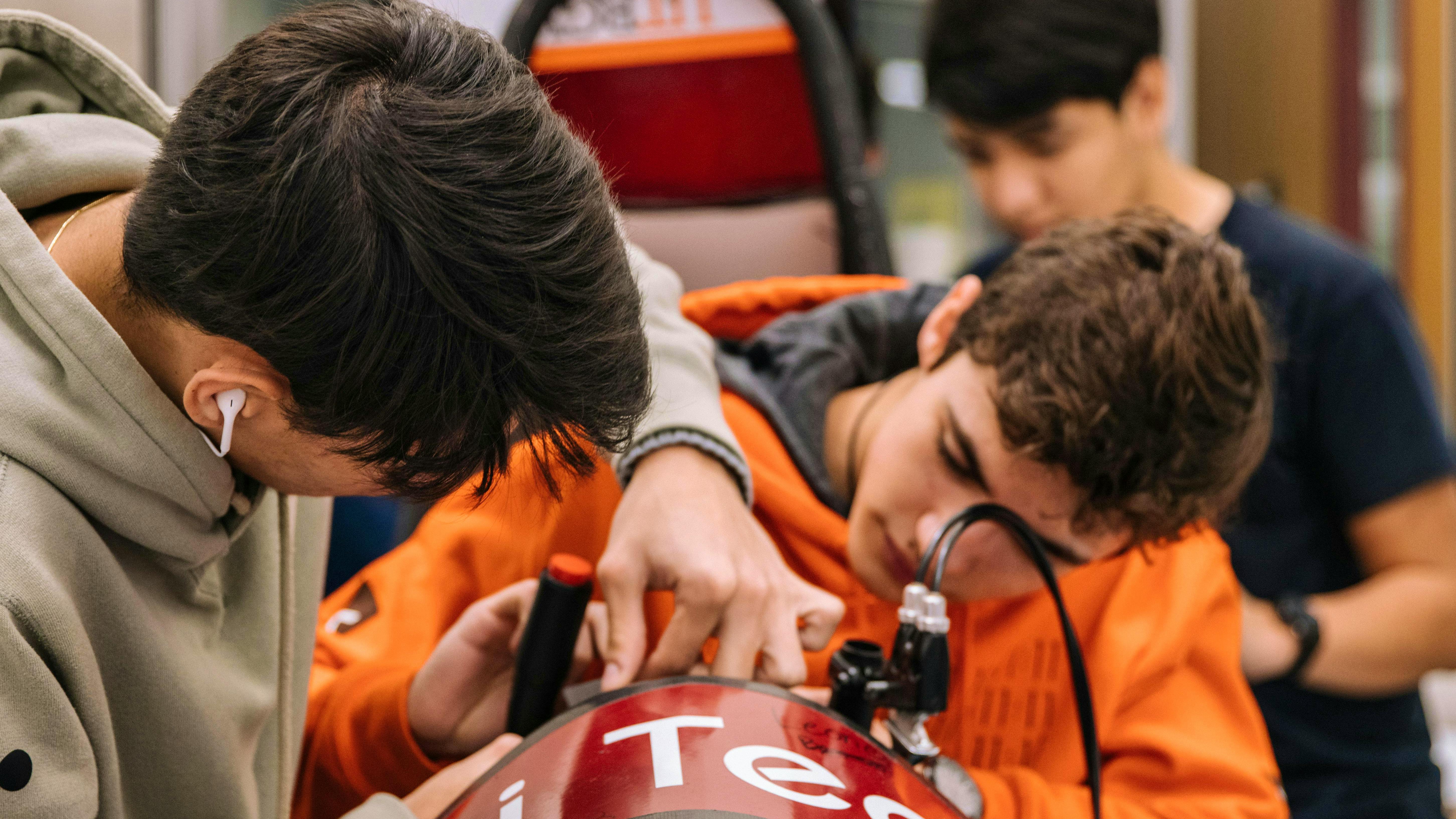 66f460f0dbacb7058bc1c73d Stem Students