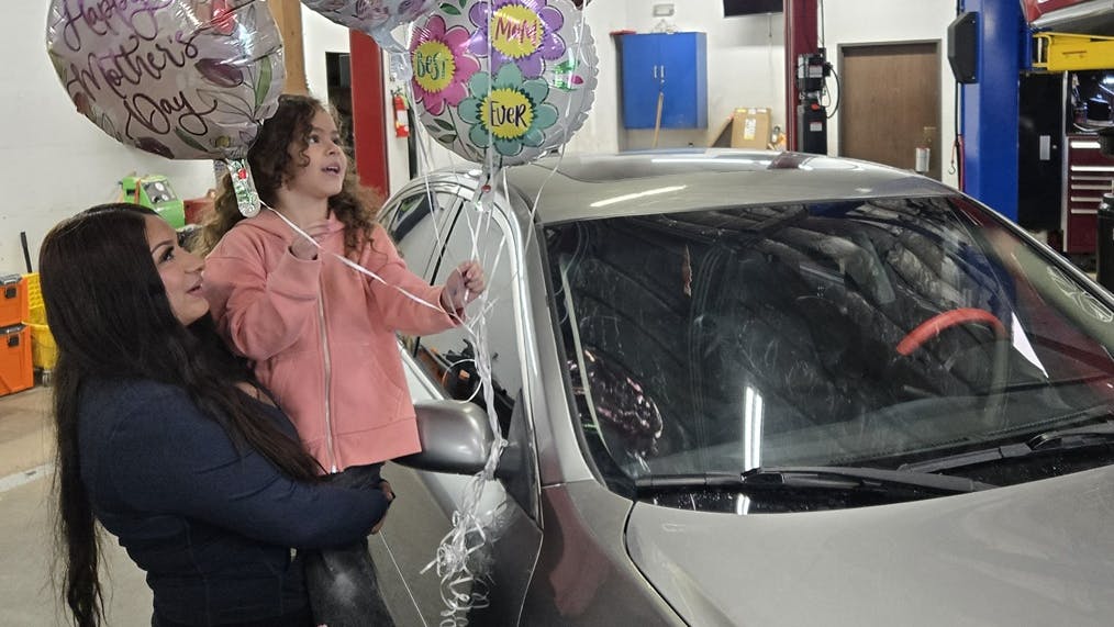 681c2177858a9593e72b9f0f Daniela Balloons Small