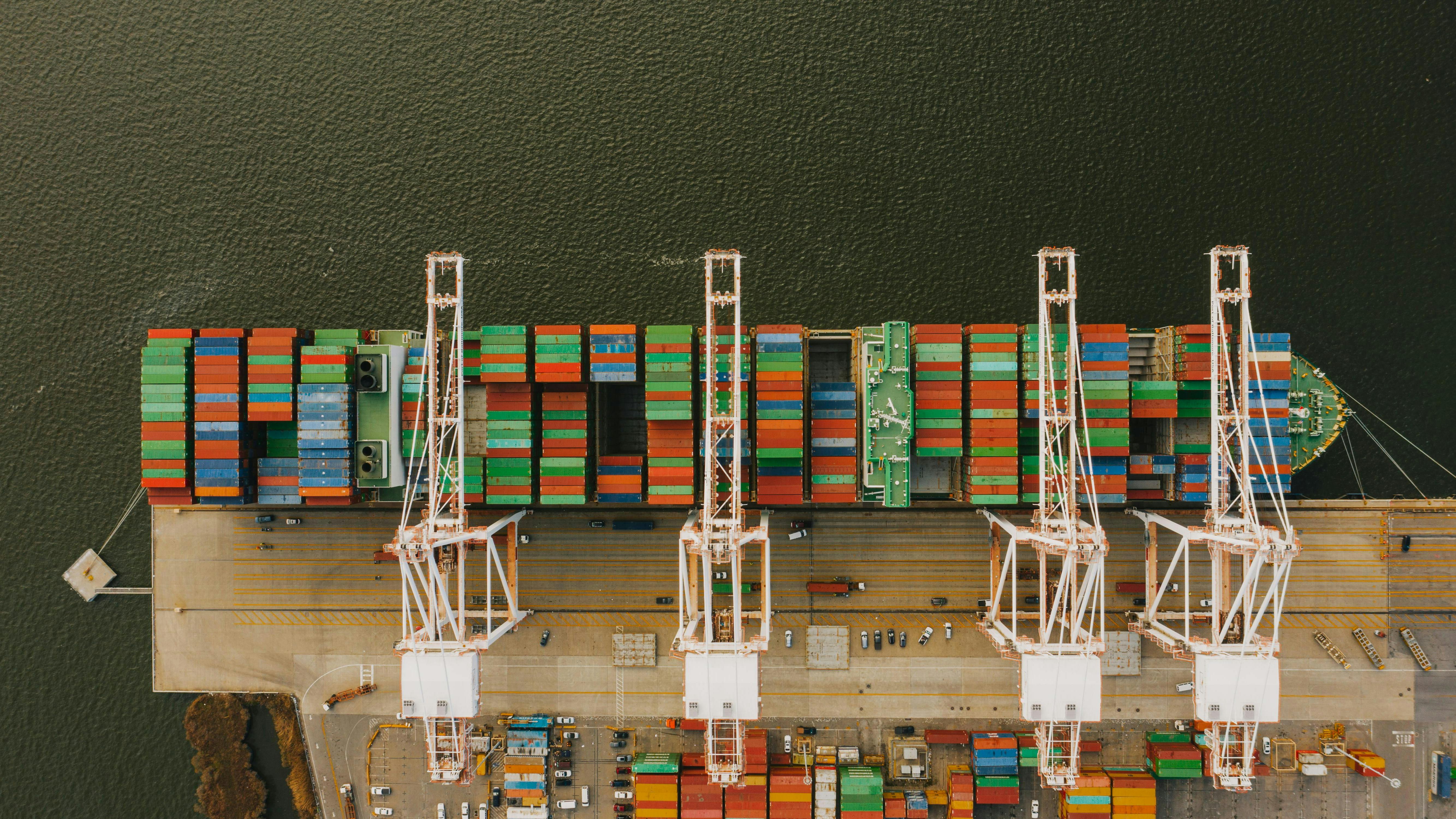 683cfaa5281457c2cf49639c Dock Cargo