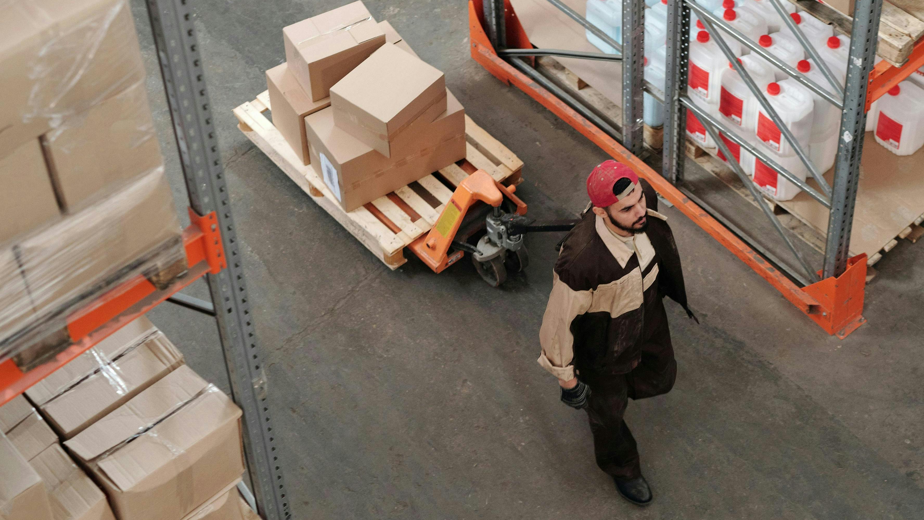 686f2fbfb5e5f1f672ffb768 Warehouse