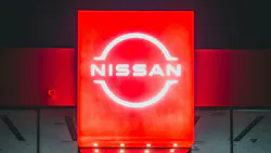 68805a9952ba1abb6b84c4b3 Nissan Light