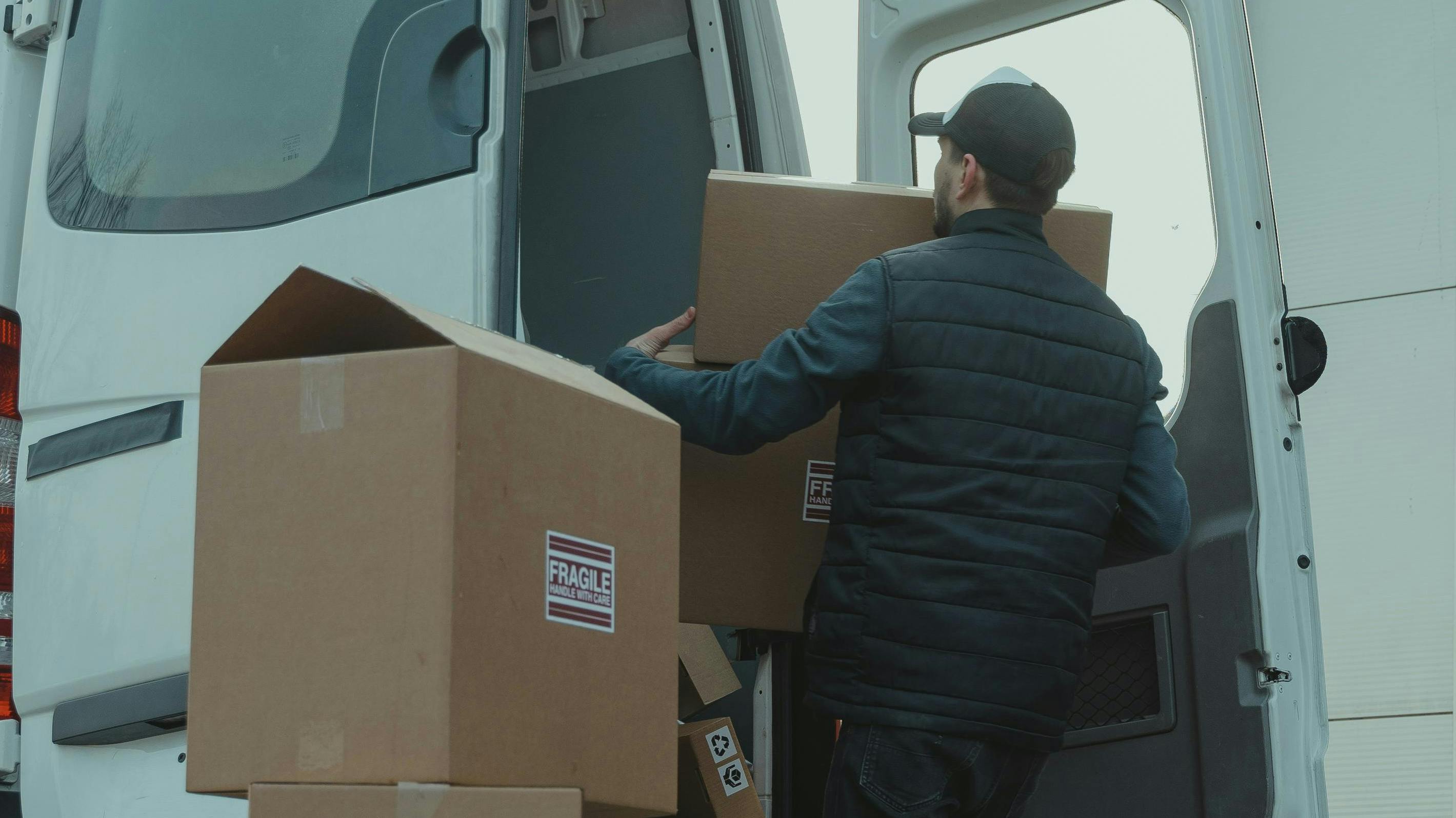 689f082e23dfdb515382e4ad Pexelstimamiroshnichenko6169056