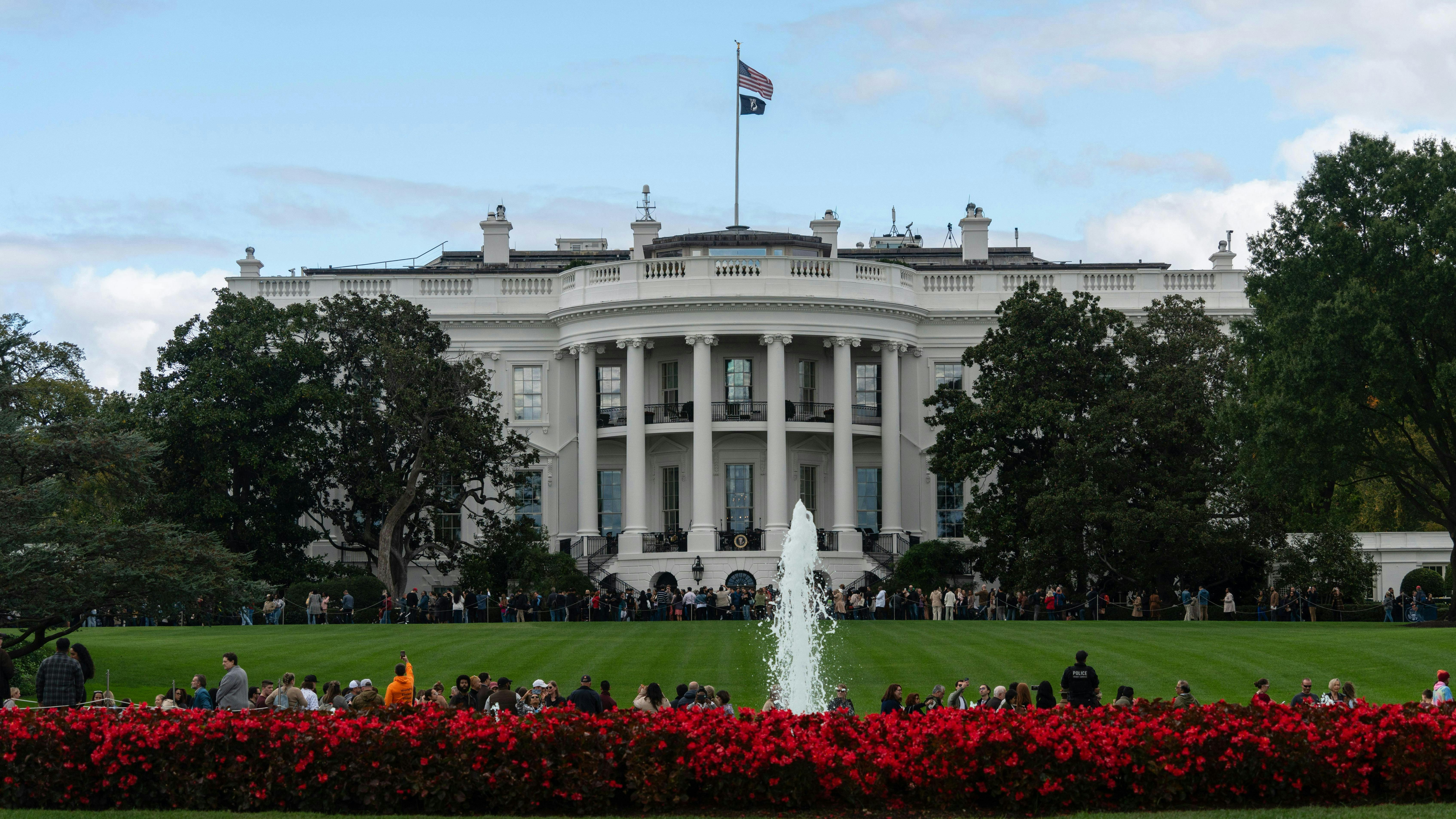 68edb3f2d75a06e69a3e3035 White House