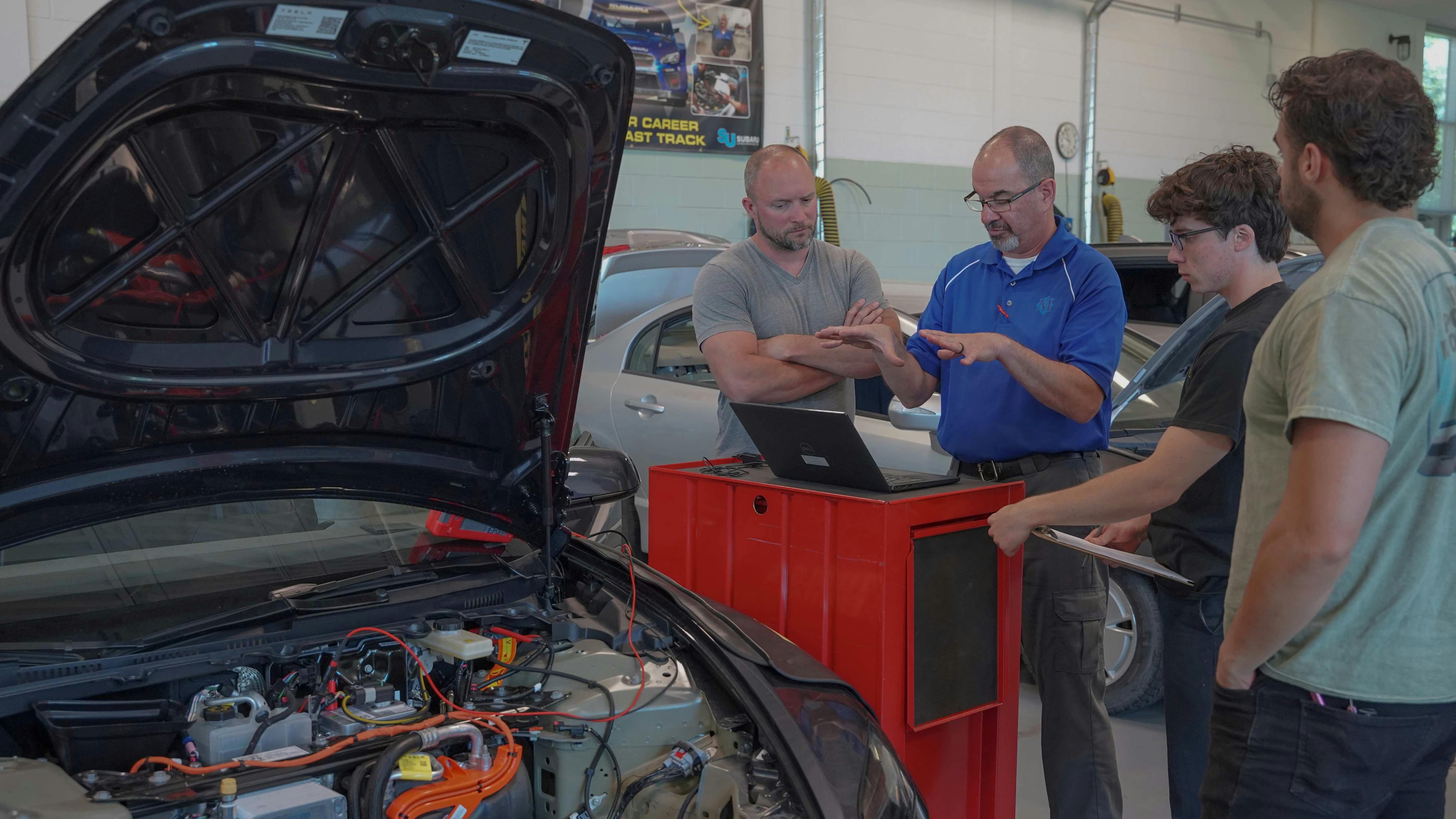Auto professor Matt Heckerman served as one of the trainers for the program. Photo by Milla Gonzalez.