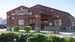 6a9828ef793b2103080e5186 Clutch Resize